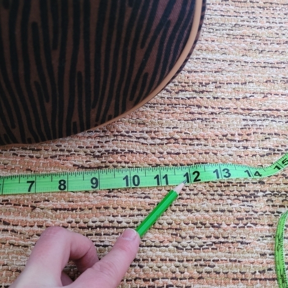 MANUEL Canovas Lined Beach Sling Bag - Picture 4 of 10